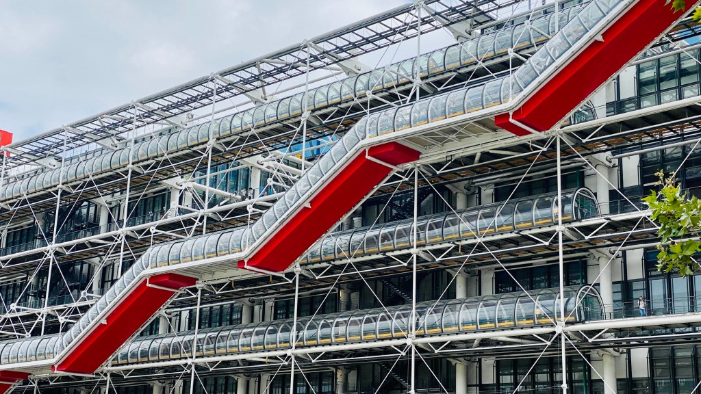 𝟔 An Art Journey in the City of Love – Contemporary Art’s&nbsp;Day