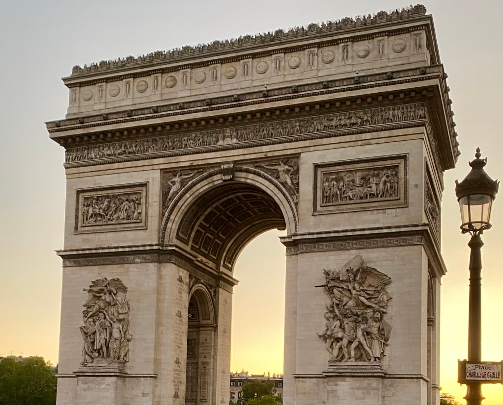 𝟳 An Art Journey in the City of Love – Sculptures’ and Monuments’ Day